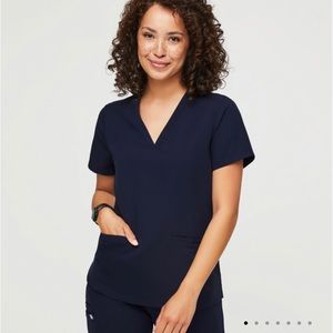 NEW with tags!! Figs Women’s Casma three-pocket navy scrub top, size Large